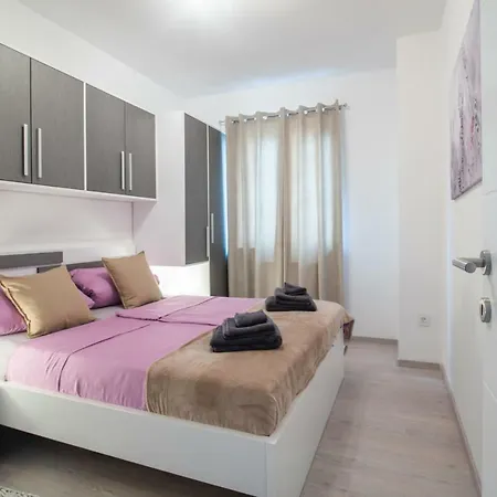 Four Seasons Apartment Pula